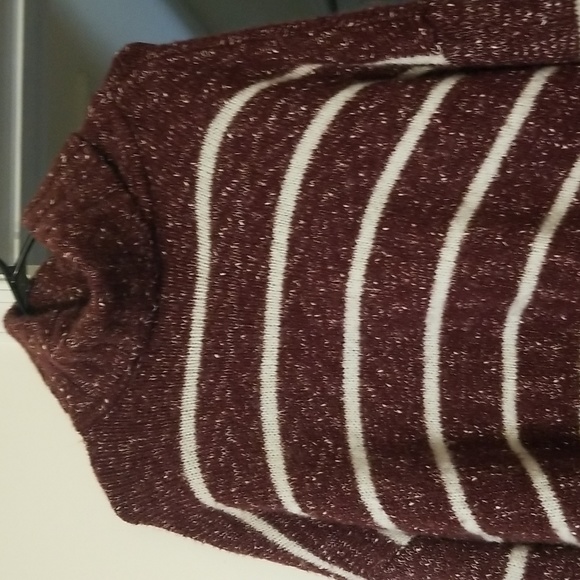 JUSTFAB Oversized Sweater. Size large - Picture 2 of 8